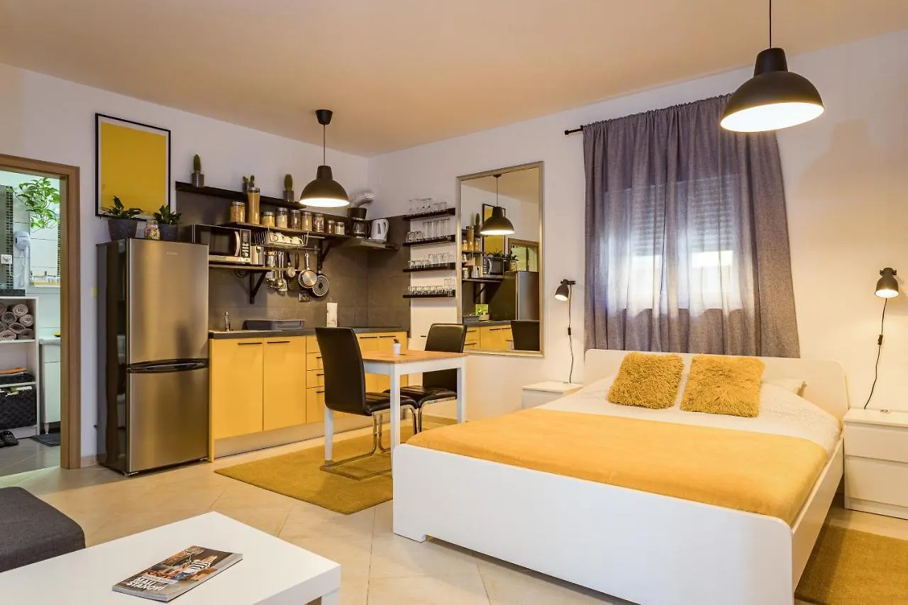 Studio Vita Julija Pula 0*,  Kroatien